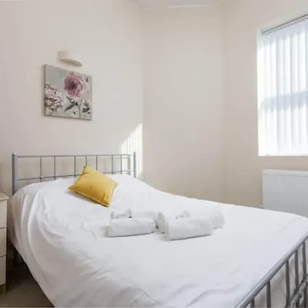 Modern Very Close To Centre דירה לידס